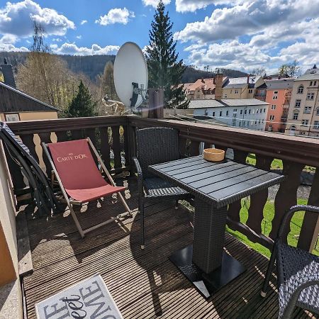 شقة زبنيتس  في Urlaubstraum Mit Pool, Terrasse & Fluss Im Garten - Ut المظهر الخارجي الصورة