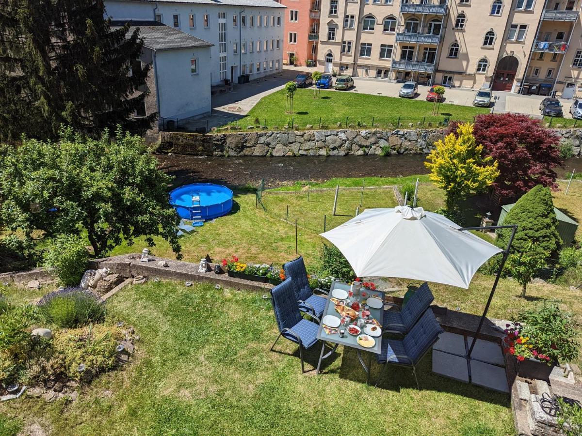 شقة زبنيتس  في Urlaubstraum Mit Pool, Terrasse & Fluss Im Garten - Ut المظهر الخارجي الصورة