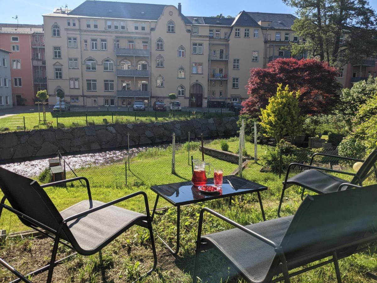 شقة زبنيتس  في Urlaubstraum Mit Pool, Terrasse & Fluss Im Garten - Ut المظهر الخارجي الصورة