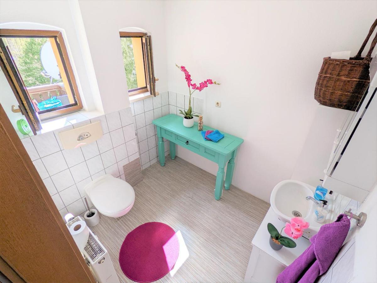 شقة زبنيتس  في Urlaubstraum Mit Pool, Terrasse & Fluss Im Garten - Ut المظهر الخارجي الصورة